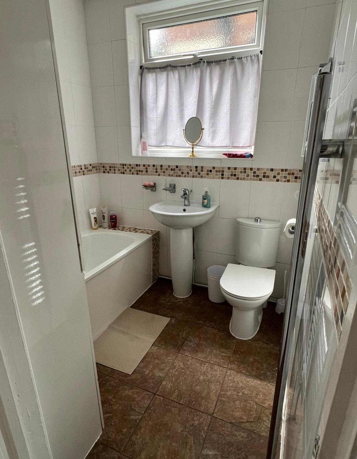 Апартаменти 20Mins To Bakerst, Harry Potter & Wembley Stadium! Northwood  Екстер'єр фото